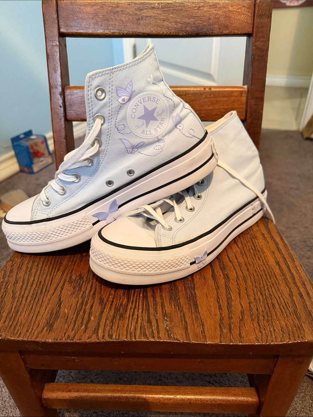 Converse High Top Sneakers Thick Sole Lavender with Butterfly Details Sz 8.5
